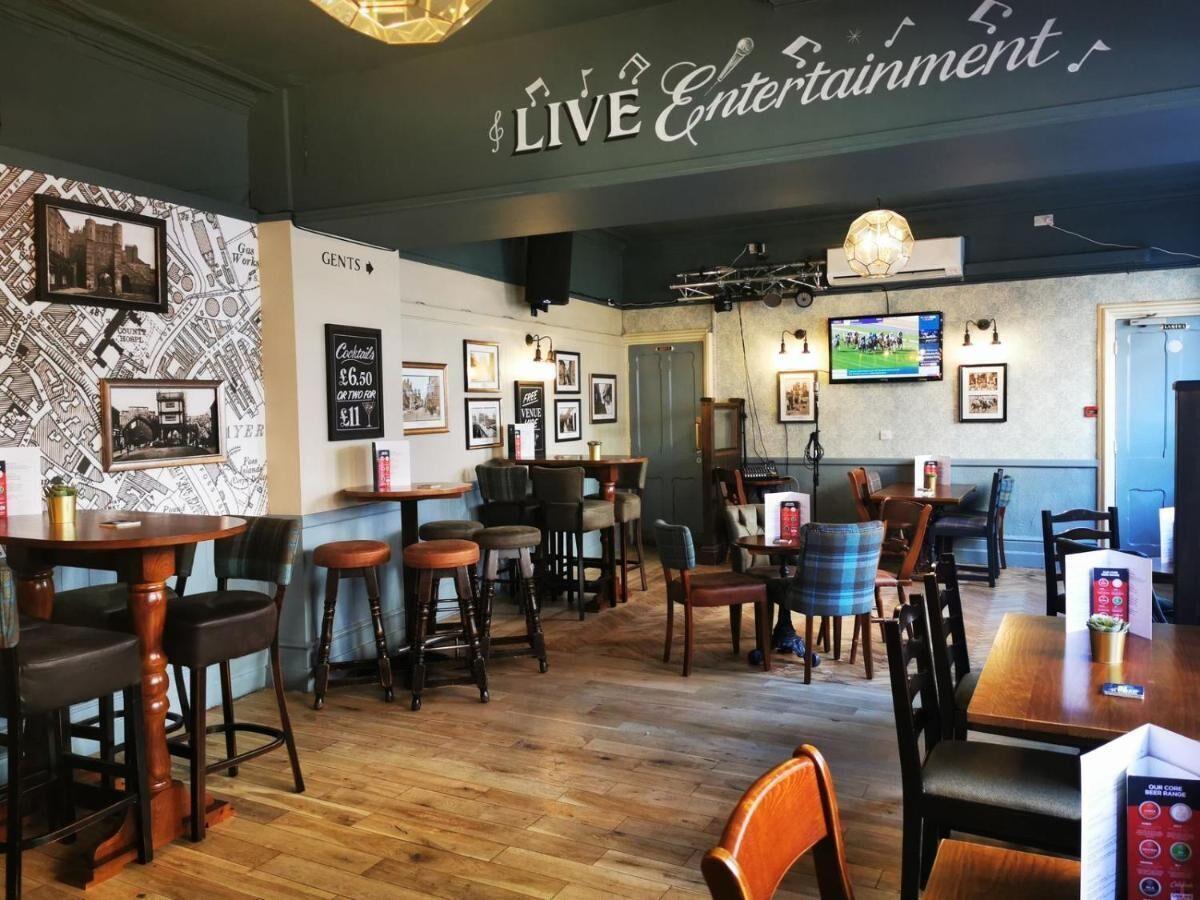 The White Horse — Photos 3